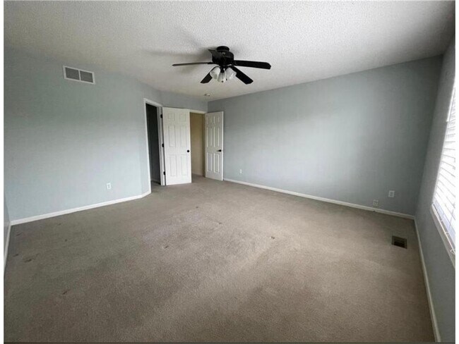 Building Photo - 10986 Isanti Ct NE