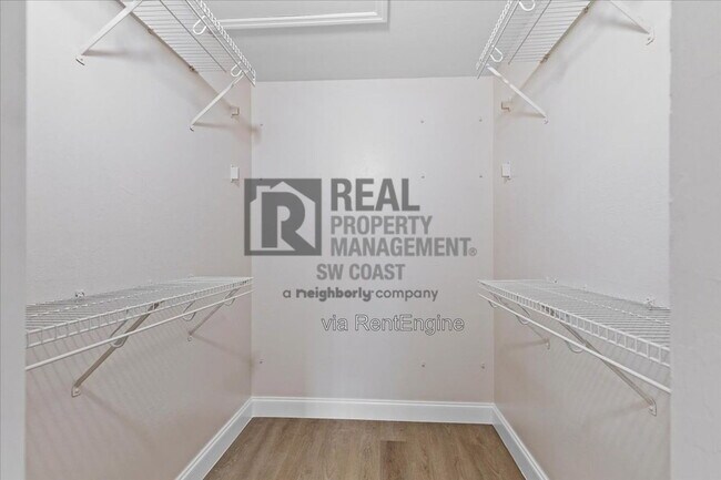 Building Photo - 3358 Sabal Springs Blvd