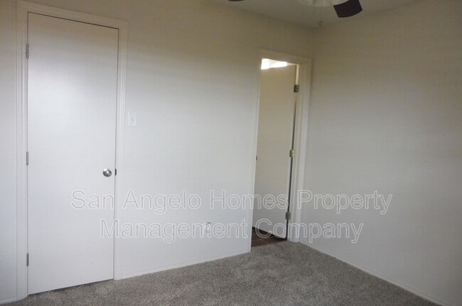 Building Photo - 1217 Elmo Ln