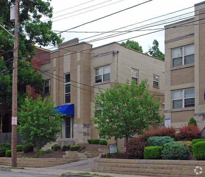 Primary Photo - 2920-2928 Burnet Avenue