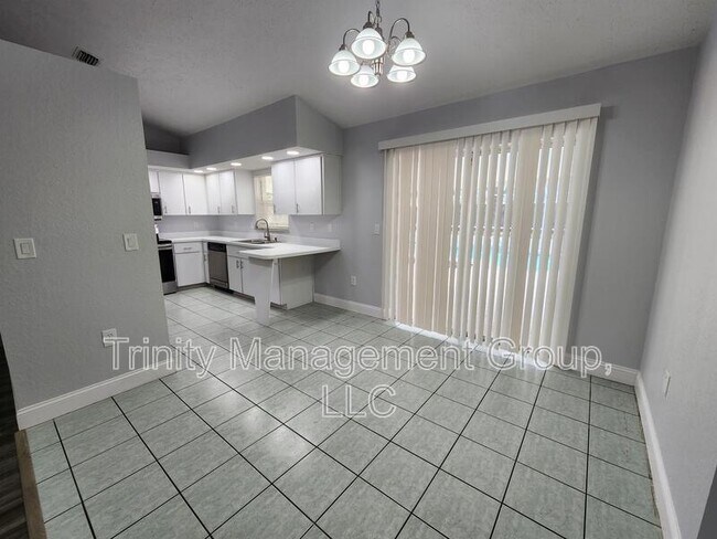 Building Photo - 13496 Wilburton St