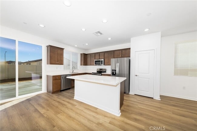 Building Photo - 1878 Sequoia Pl