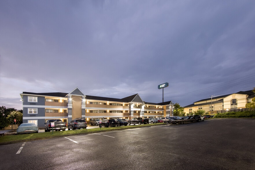 Exterior - 214 Langley Pl