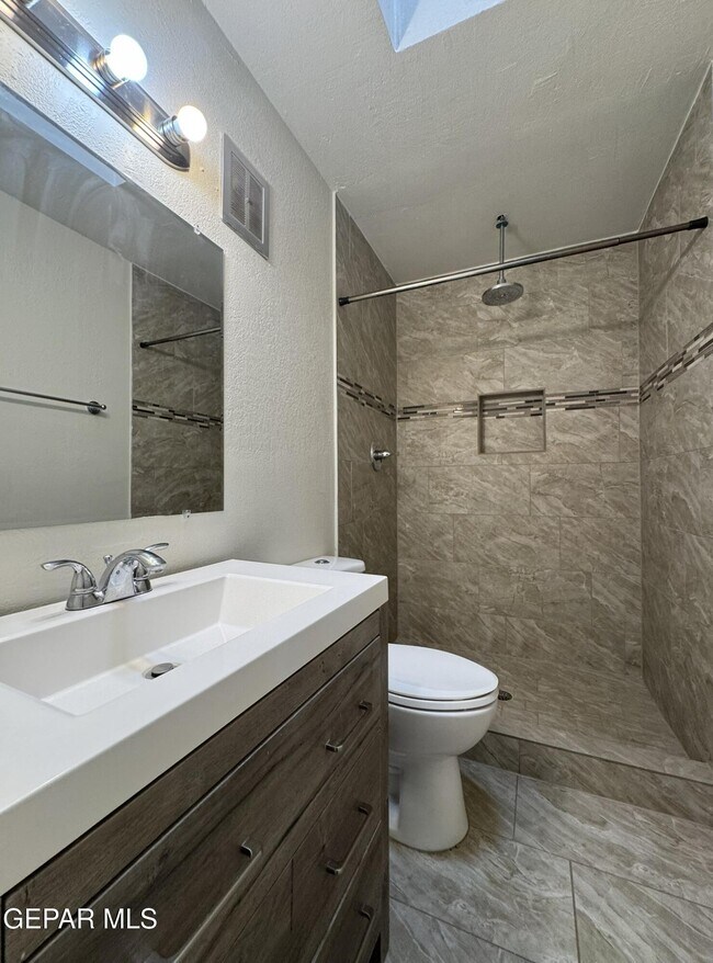 Building Photo - 147 Belvidere St