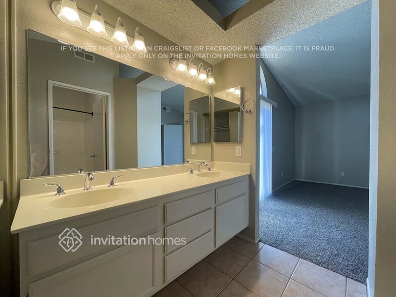 Building Photo - 24434 Leafwood Dr