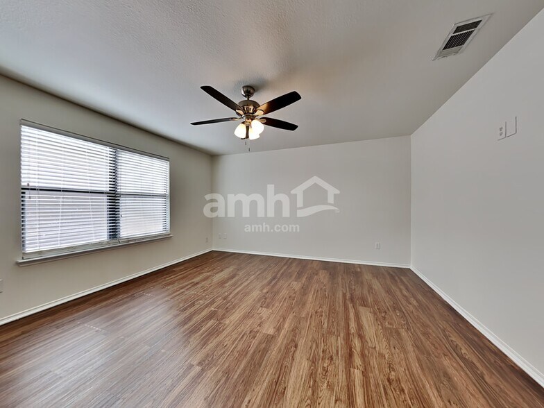 Building Photo - 4301 Summer Star Ln