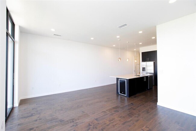 Building Photo - 4820 Caroline St