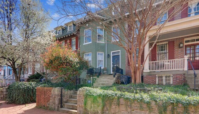 Primary Photo - E Street NE 643