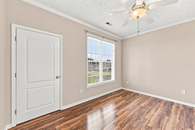 Building Photo - 1320 Kershaw Loop