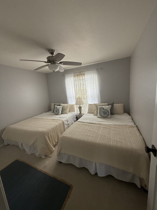 Building Photo - 4718 SW 12th Pl