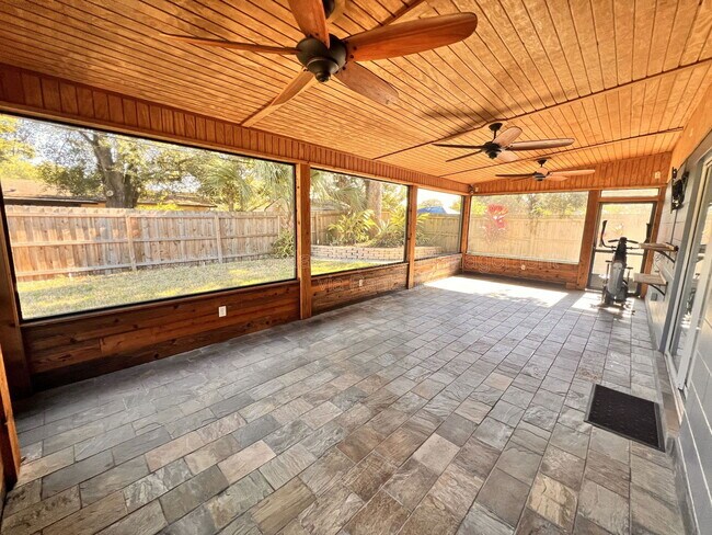 Building Photo - 807 Morocco Ave