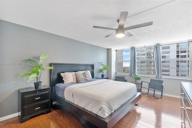 Building Photo - 18031 Biscayne Blvd