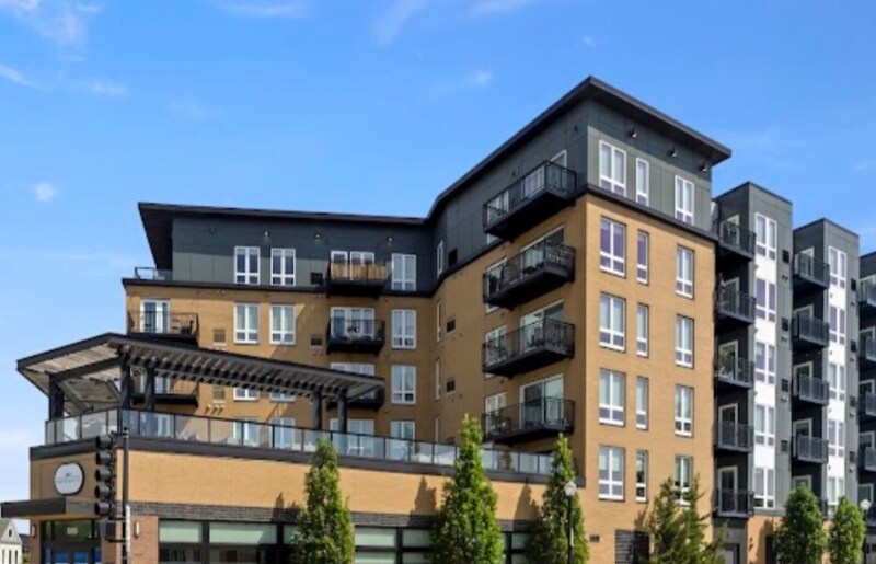 Building Photo - 1010 Maple Ave