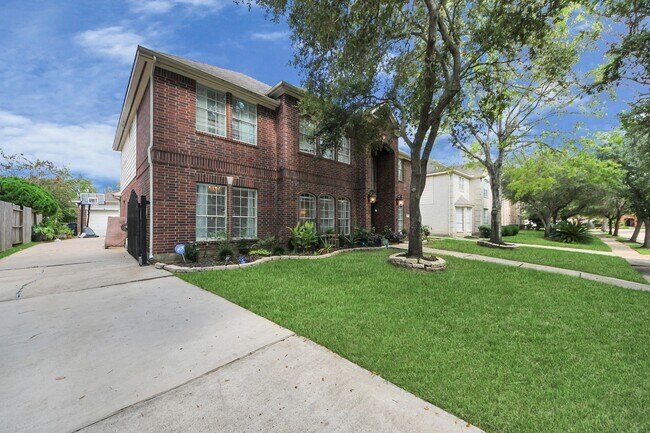 Building Photo - 922 Bayhill Dr