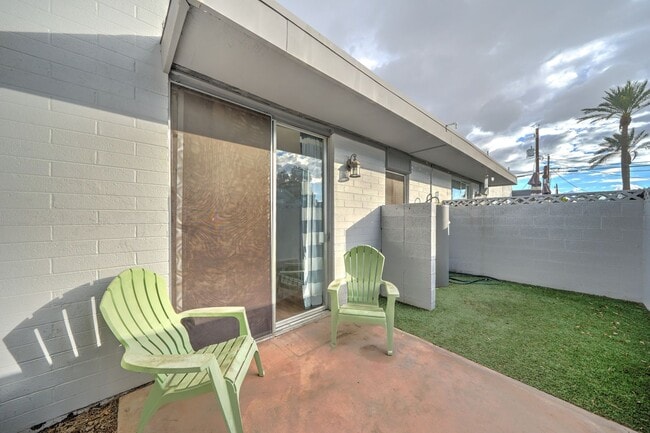 Building Photo - Ready to View Now! Arcadia Lite - 2 bedroom/1 Bath- Adorable Condo and Community-W/T/S are included!