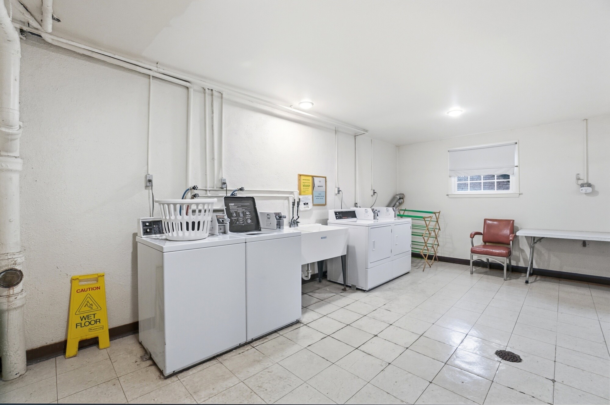 Building Photo - 9760 Bunker Hill Ln