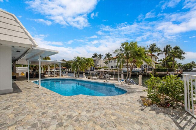 Building Photo - 1311 NE 27th Way