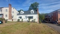 Building Photo - Cape Style Single Family 2 Bedroom/ 1 Bath...