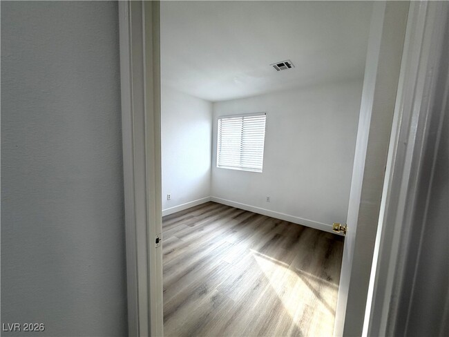 Building Photo - 7383 W Diablo Dr