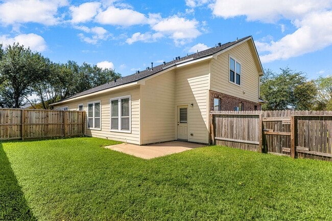 Building Photo - 5350 Brookway Dr