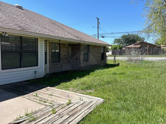 Building Photo - 101 Nancy Dr