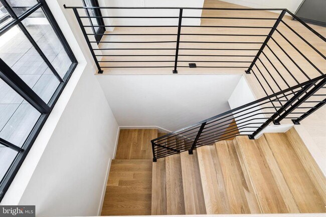 Building Photo - 2121 Ward Pl NW