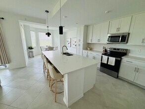 Building Photo - Terrace Condo Wellen Park Golf and Country Club