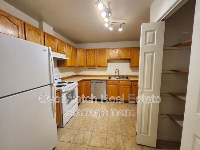 Building Photo - 4041 Lunar Dr