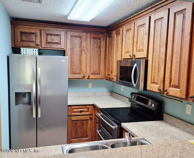 Building Photo - 99 Broad River Pl