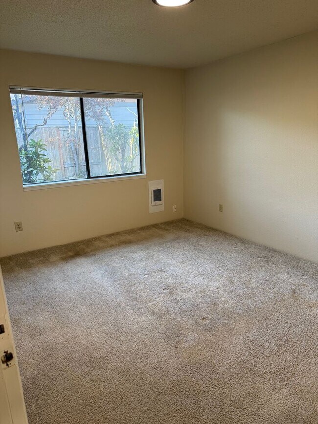 Building Photo - 162D00