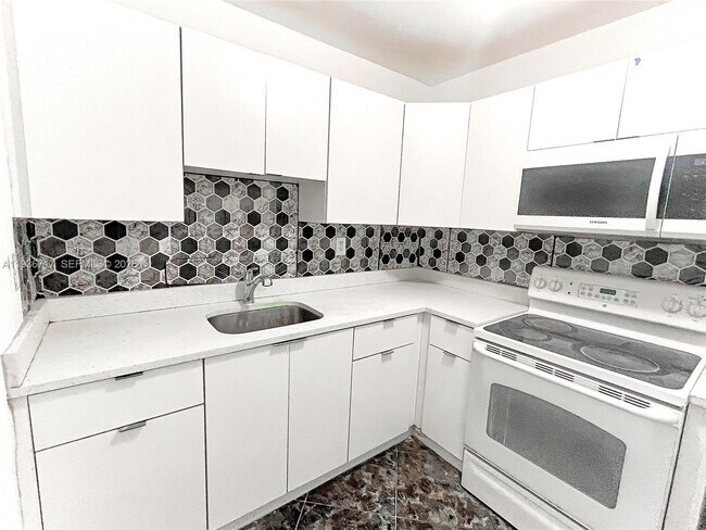 Building Photo - 20500 NW 28th Ave