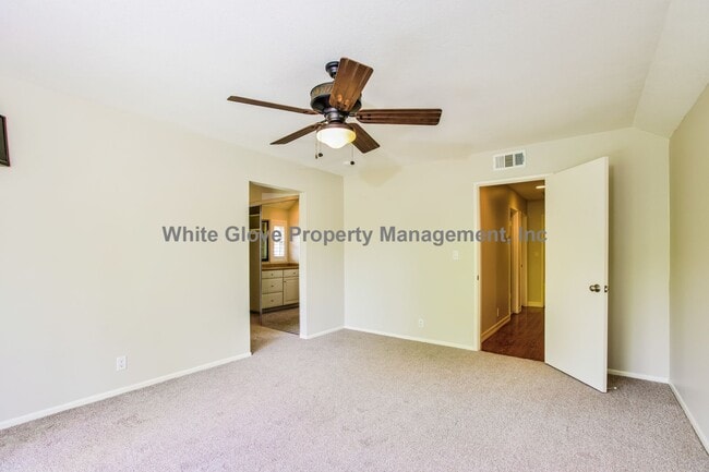 Building Photo - Beautiful 3 Bedroom in Fullerton's President Homes Neighborhood