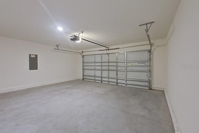 Building Photo - 8614 SW 43rd Ter