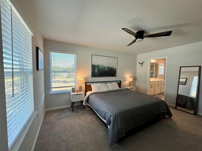 Building Photo - 11305 Sentinel Dr