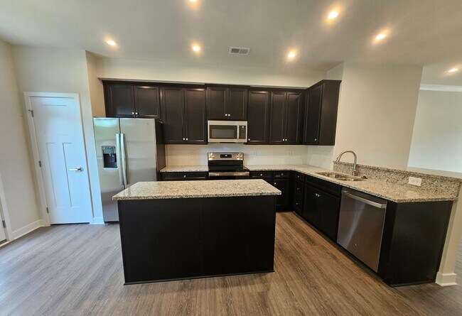 Building Photo - Long Term Rental Townhouse in Forest Pines - Myrtle Beach, SC