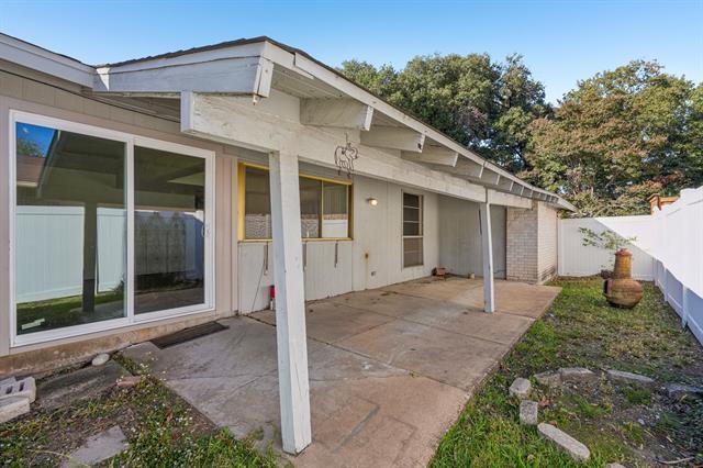 Building Photo - 2818 Ripplewood Dr