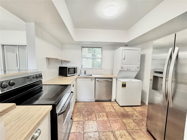 Building Photo - 14901 SW 4th St