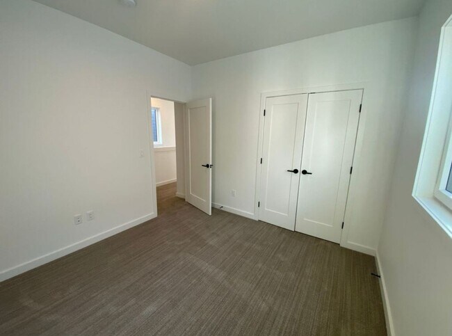 Building Photo - Single Family HOME with 3 Bedrooms 2 1/2 B...
