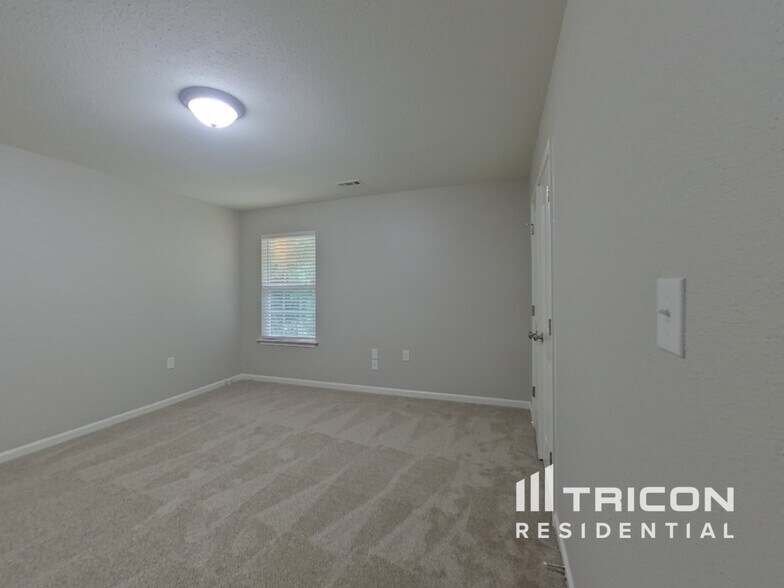 Building Photo - 4837 Autumn Oak Dr