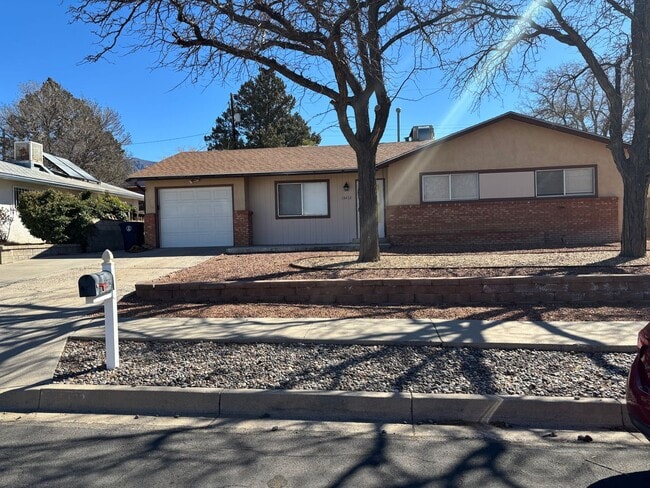 Building Photo - Foothills beauty! Must see!