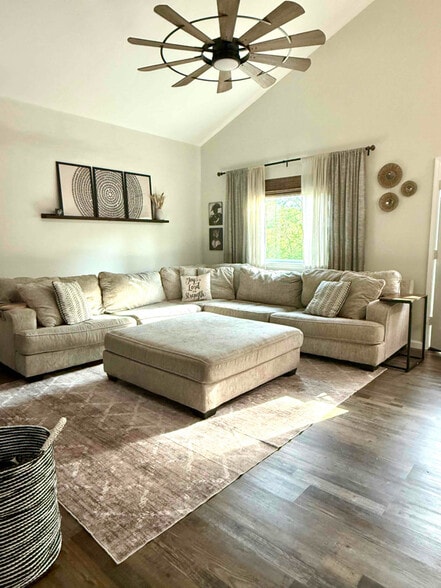 Building Photo - 23 Lance Ln