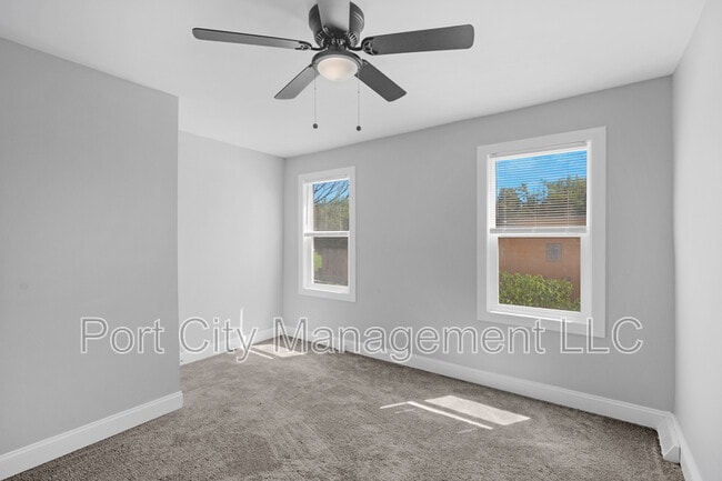 Building Photo - 1416 N Milton Ave