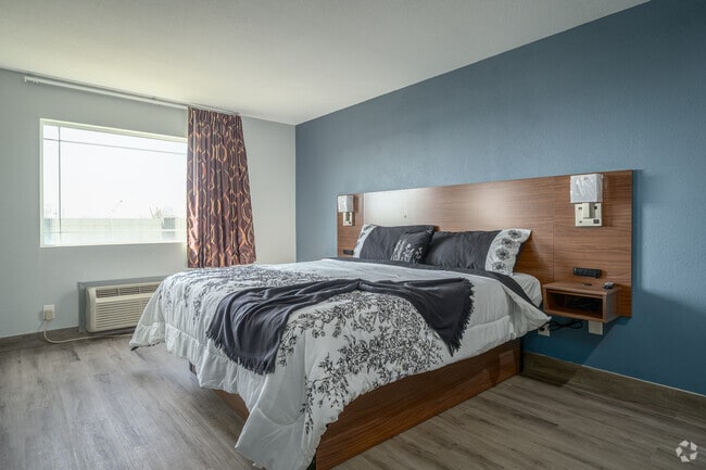 Studio - 300SF - Bed - The Studios at Channelview
