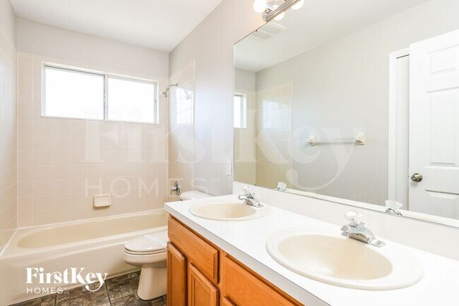 Building Photo - 2497 Runyon Cir