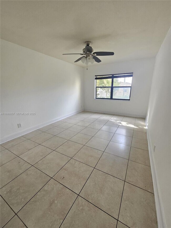 Building Photo - 8290 Lake Dr