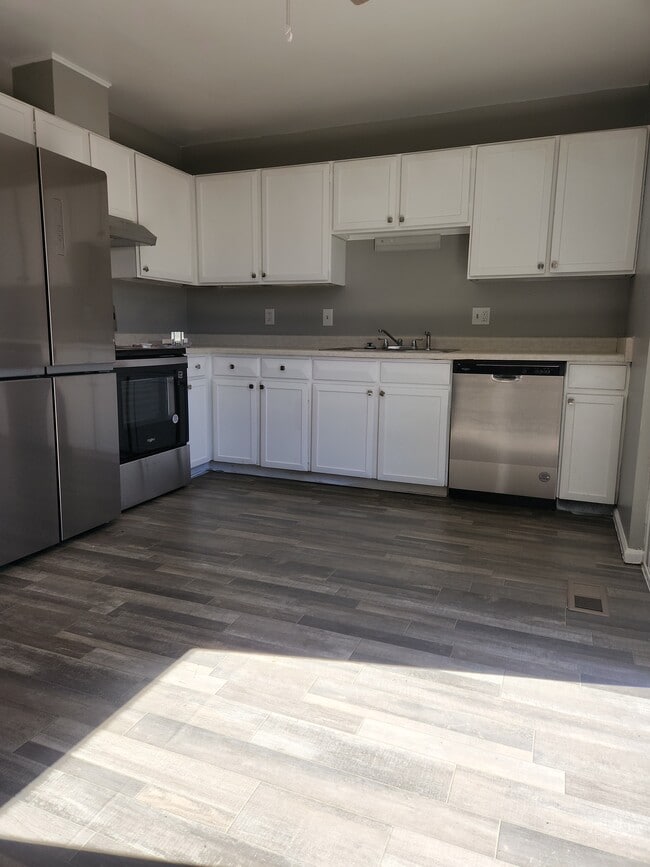 Building Photo - 87 Lima St