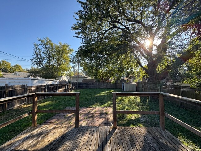 Building Photo - PRICE REDUCED! 4 Bedroom, 1.5 Bathroom Hou...