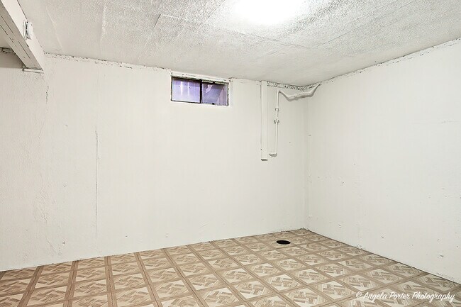 Building Photo - 1219 Brentwood Dr