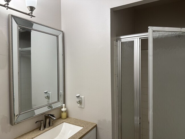 Bathroom on main floor - 3045 Moon Lake Dr