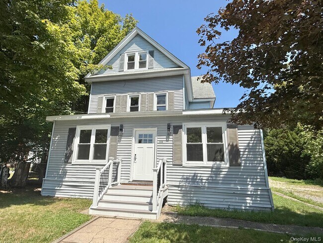 Primary Photo - 108 Pine St